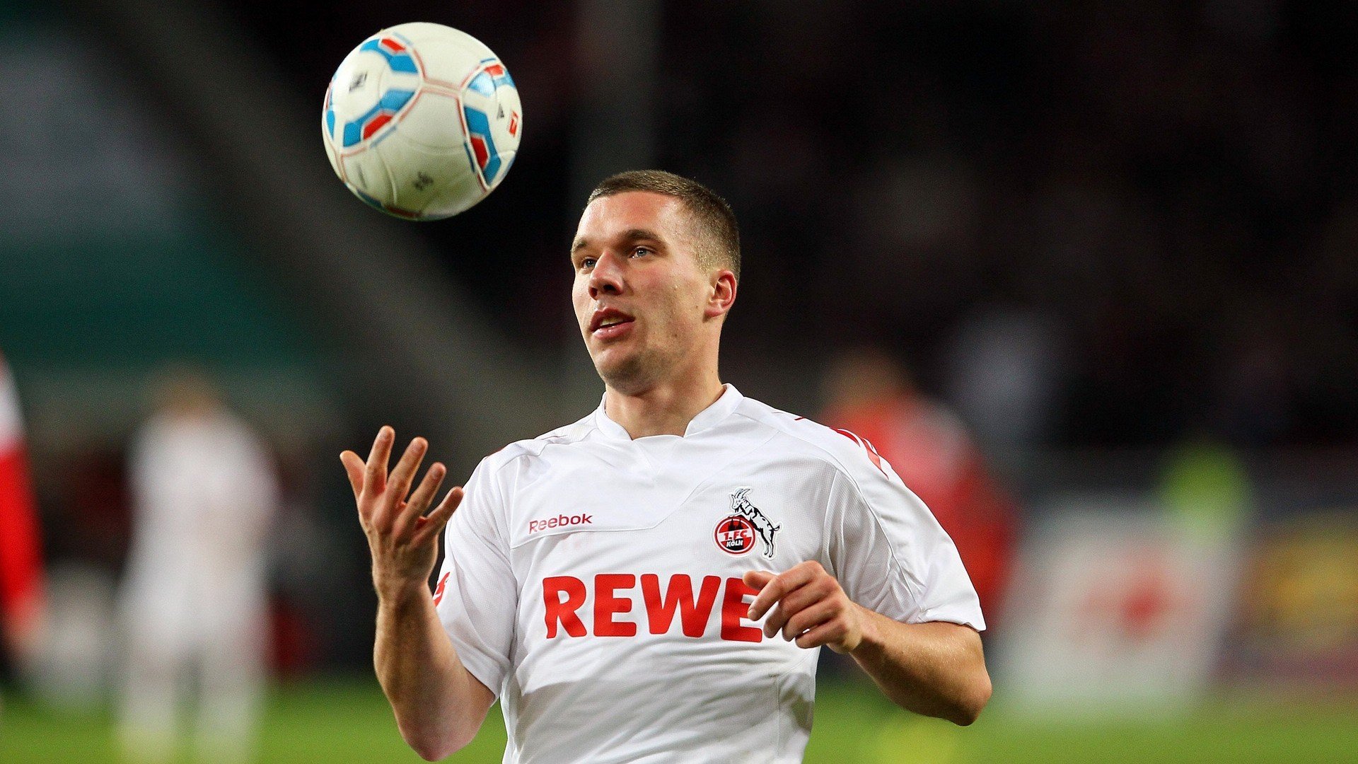 安热中场核心引领节奏变化