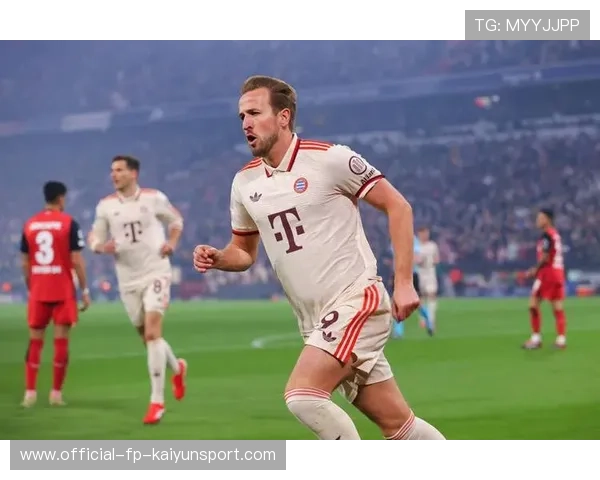 凯恩一脚直塞打开局面，热刺前场配合更高效